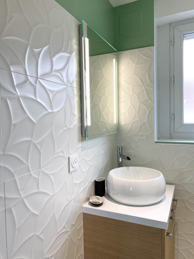 Lavabo salle de bain étage avec faience flora3D